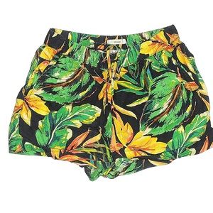 Host Pick - Beautiful Nicole Miller New York Floral Print Design Shorts in S